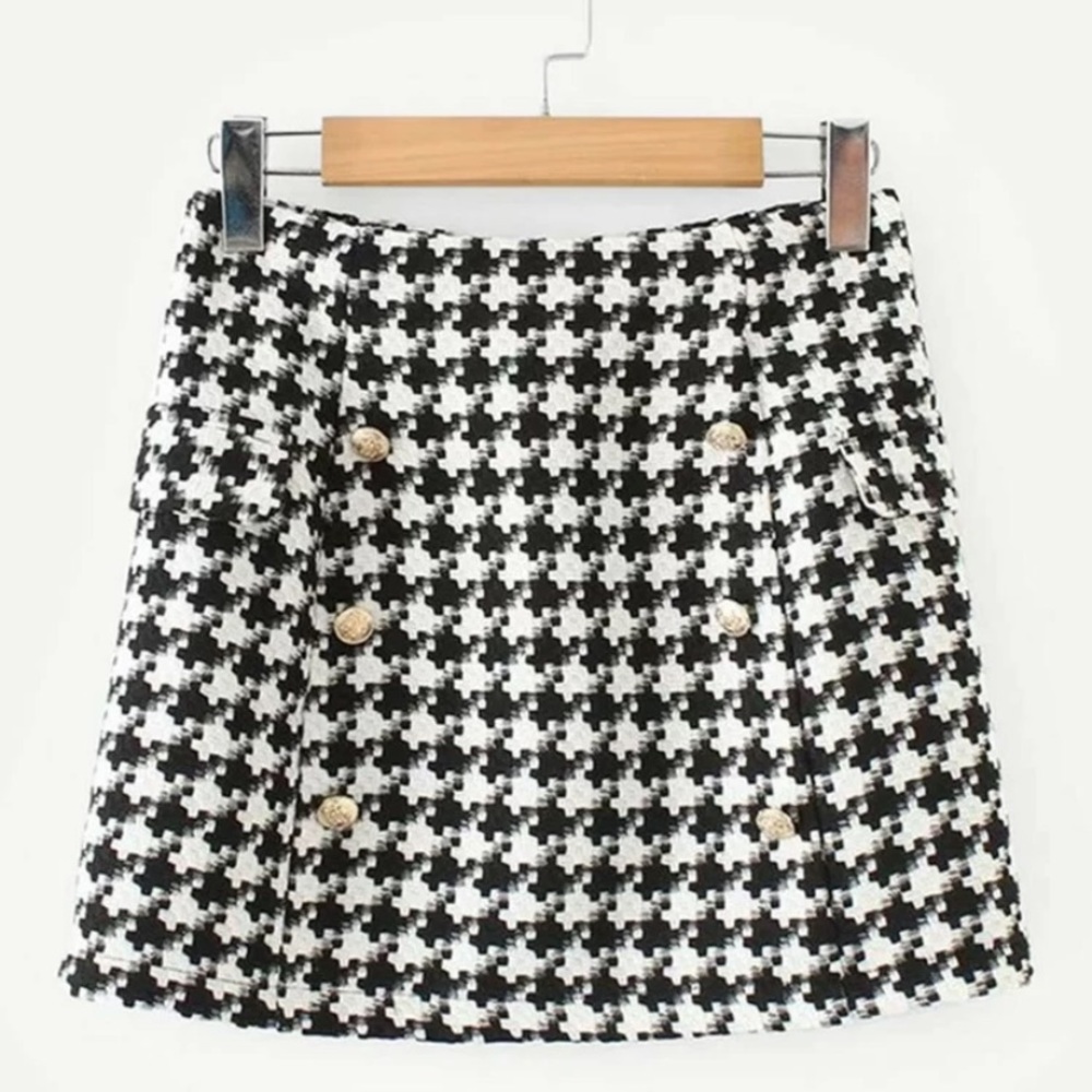 Dog tooth pattern skirt